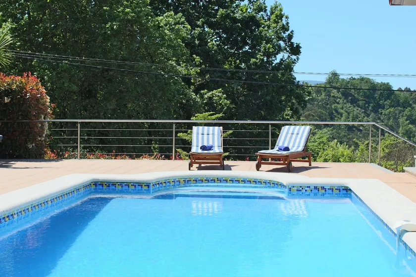 Exclusive house with pool in Gondomar - Image 1