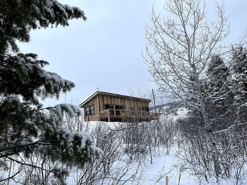 Cabin on the Creek - Image 1