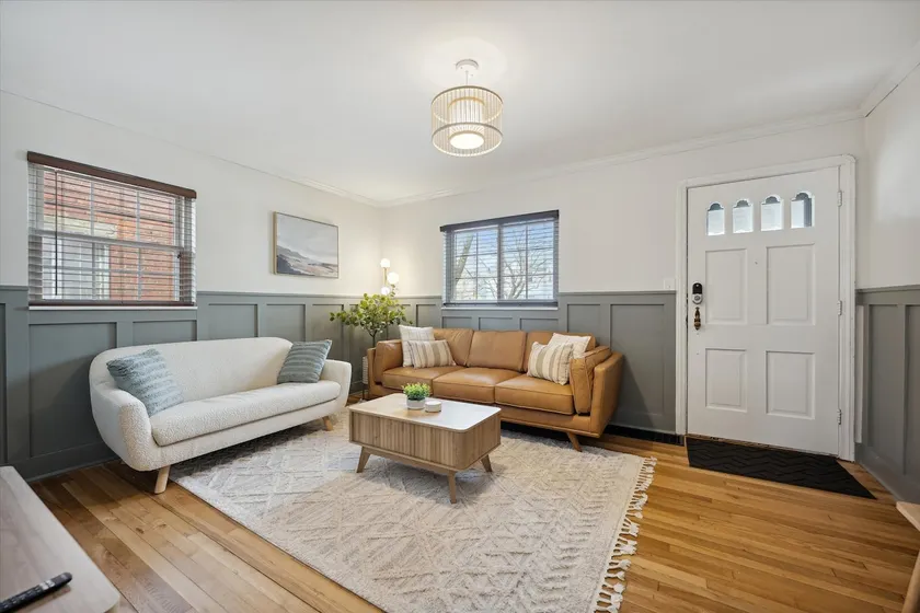 Stylish Home Perfect for Groups - Image 1