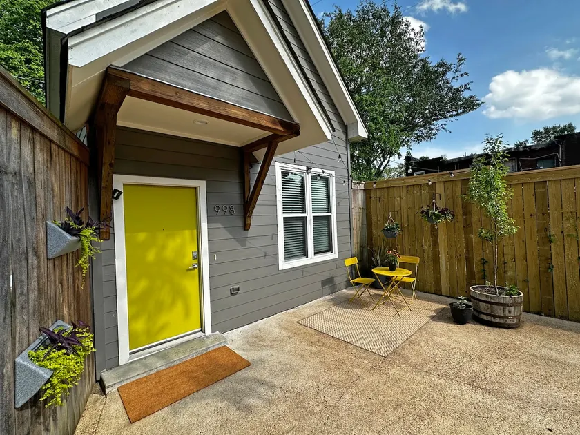 Mini Cooper Tiny House - walk to dinner, private - Image 1