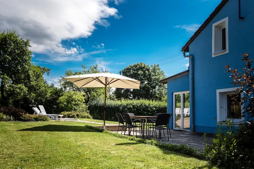 The BLAUE HAUS - surrounded by greenery - Image 1