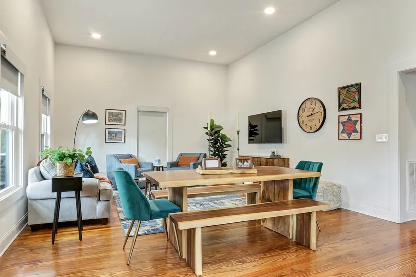 Clean and stylish near Downtown - Image 1