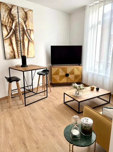 SYMPA – 1 Bedroom / 1BR • Reims Center + Parking - Image 1