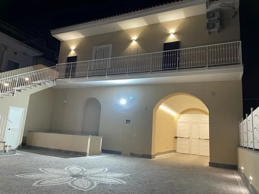 Villa Rose Apartments 2 - Image 1