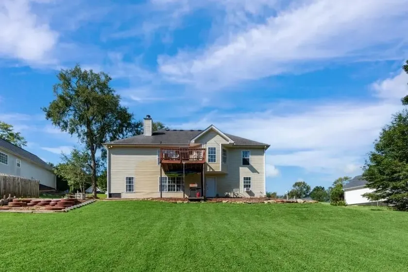 Cozy Living at Cambridge - Image 1