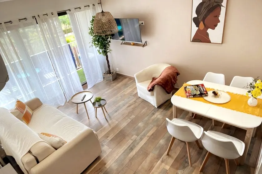Fully renovated apartment close to the sea. - Image 1