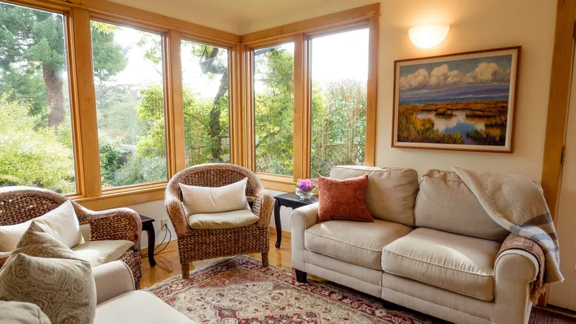 Casually Elegant and Cozy Home - Image 1