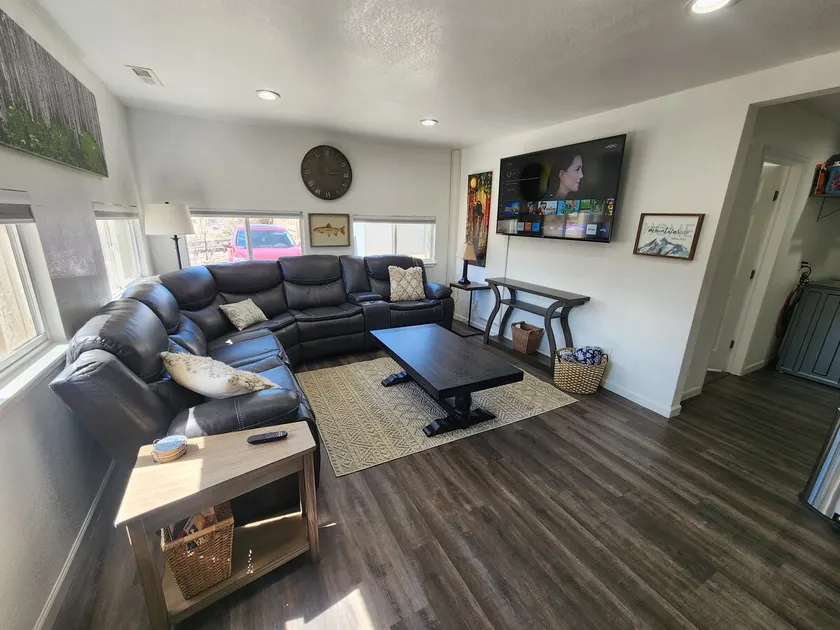 Babbling Brook Apartments - Image 1
