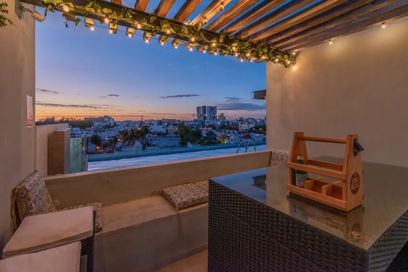Penthouse with Terrace in Zona Dorada - Image 1