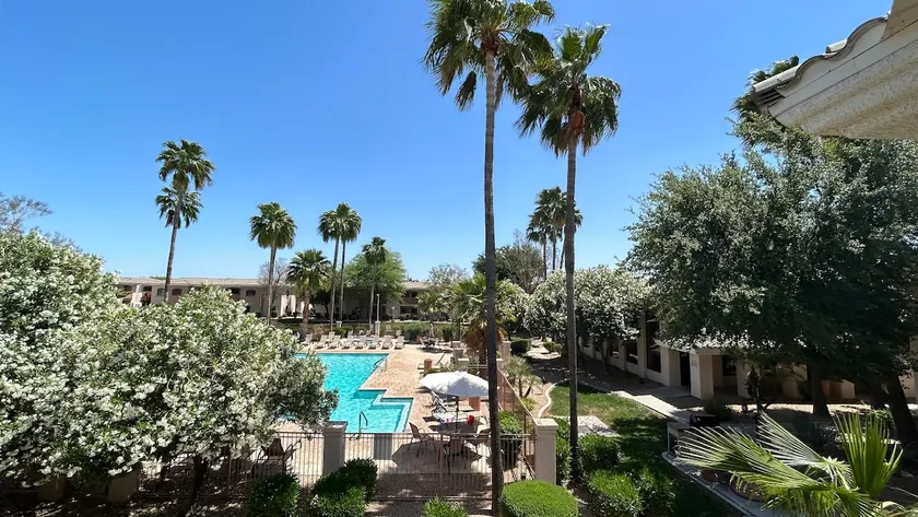 Resort Style Condo - Desert Breeze Villas - Image 1