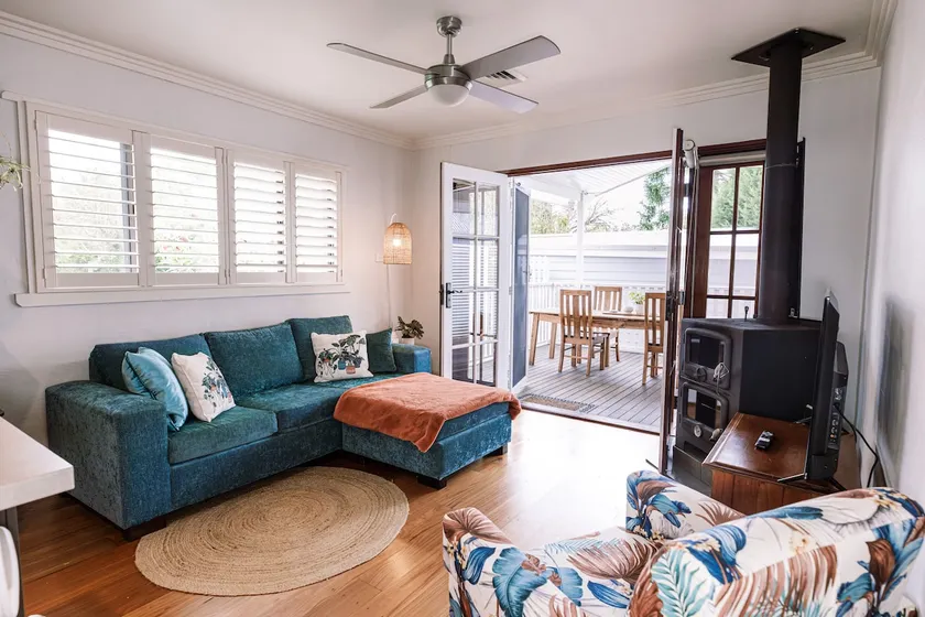 Cozy Stroud 2 Bedroom Cottage - Image 1