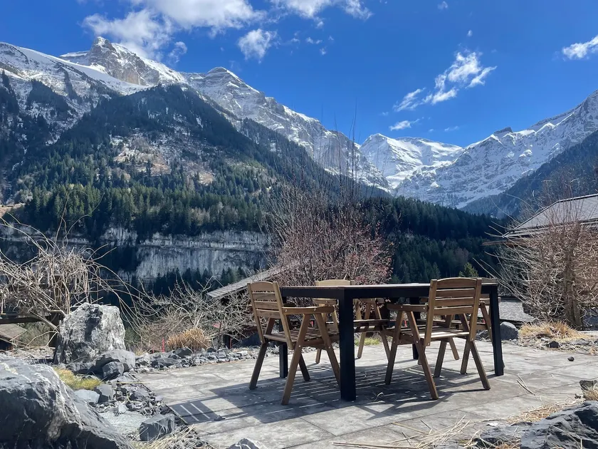 Renovated Boutique Chalet with Panoramic Views - Image 1