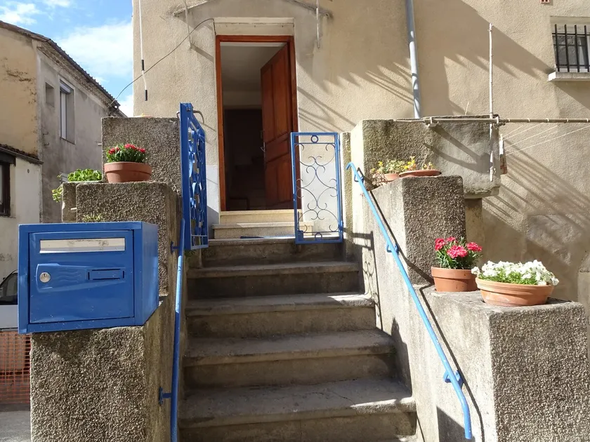 village house - Image 1