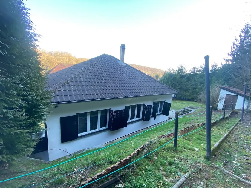 Charming house in a green setting - Image 1