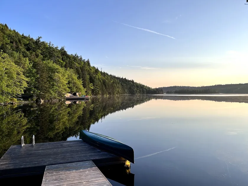 Spacious Lakefront Suite outside Halifax - Image 1