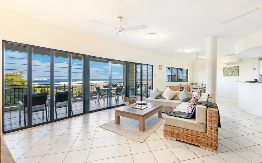 Oceanview Tropical - A Top End Poolside Oasis - Image 1