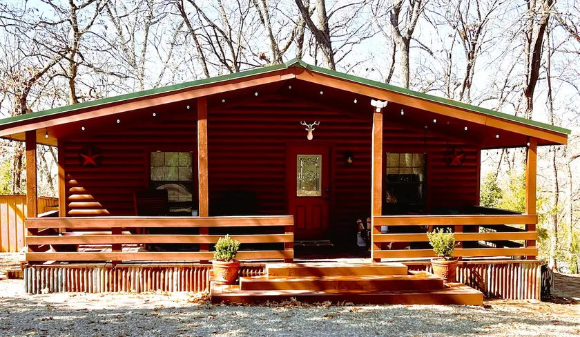 Holbrook Hideaway! Cozy log cabin on the lake! - Image 1