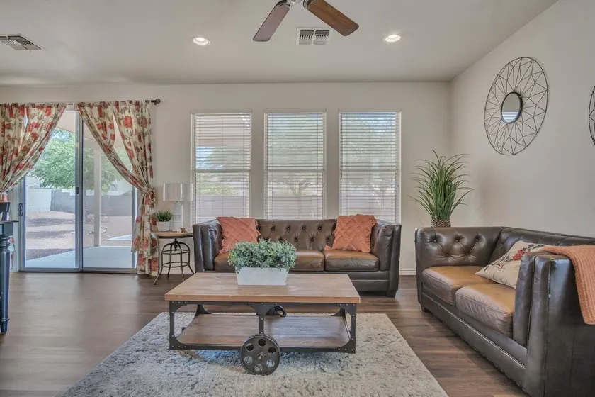 Modern Living/ 100% Solar - Image 1