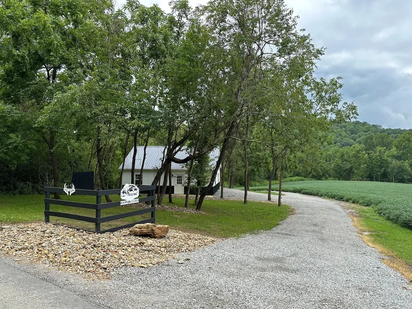 Indian Crossing Cabin - Image 1