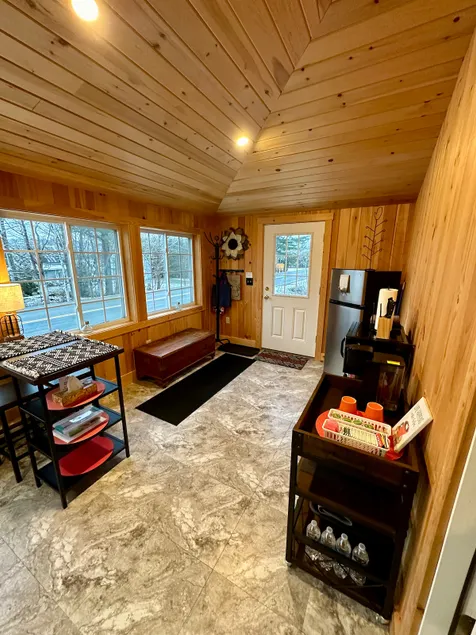 Cozy 1BR - Beautiful Lake Willoughby - Green Acres - Image 1