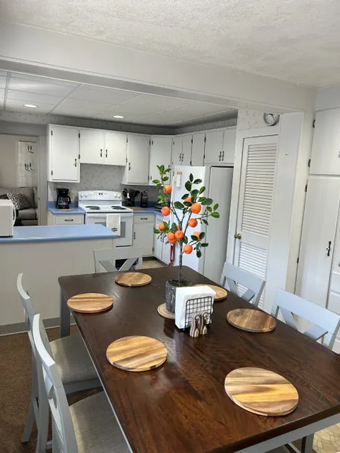 2Bed/1Bath Apartment Centrally Located - Image 1