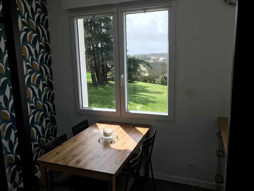 Balcony overlooking the Èvre - Image 1
