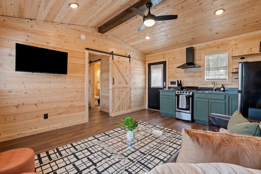 Red Door Cabin Two - Image 1