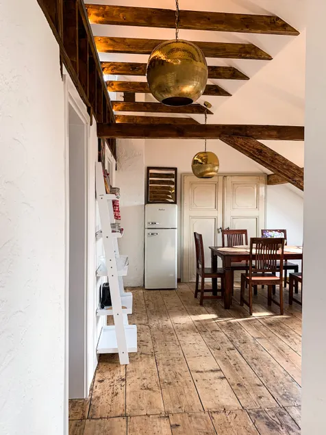 Modern, cozy and central in the most beautiful house in town - Image 1
