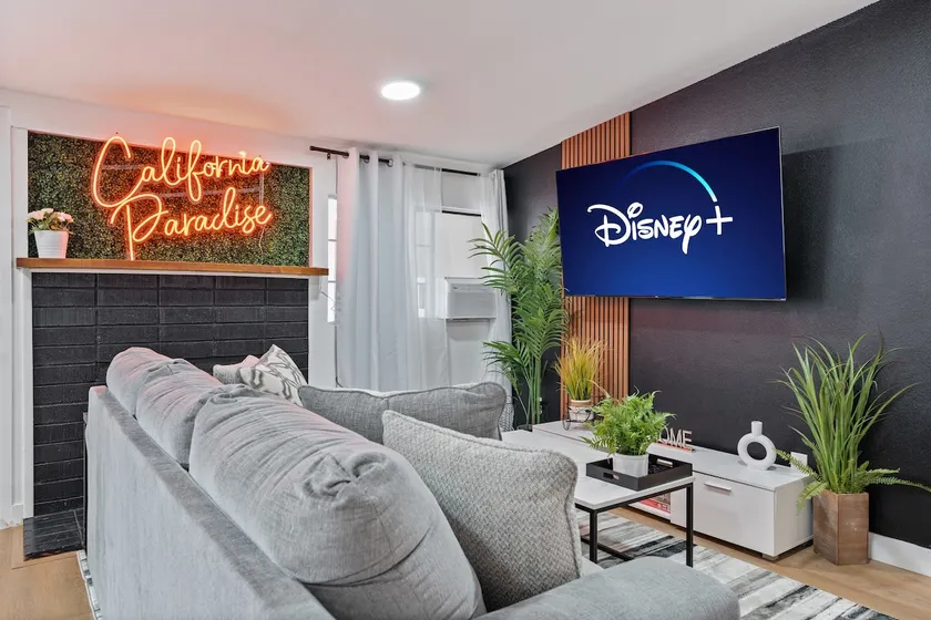 10min Disney! *Hot Tub /Pool /Arcade /Theater* - Image 1