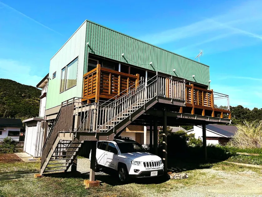 A rare property where you can rent the entire building and have the vast ocean view all to yourself - Image 1