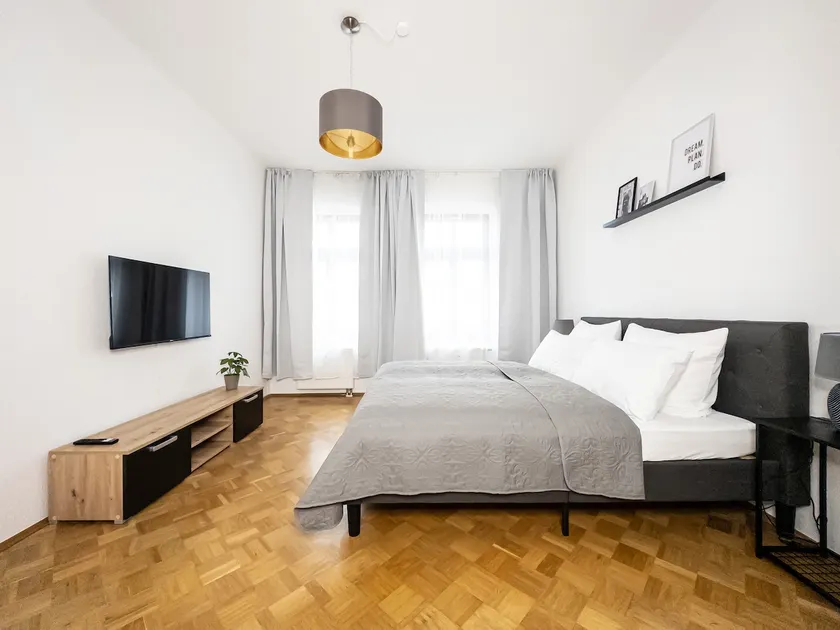 Modern 3-room apartment with Netflix and balcony - Image 1