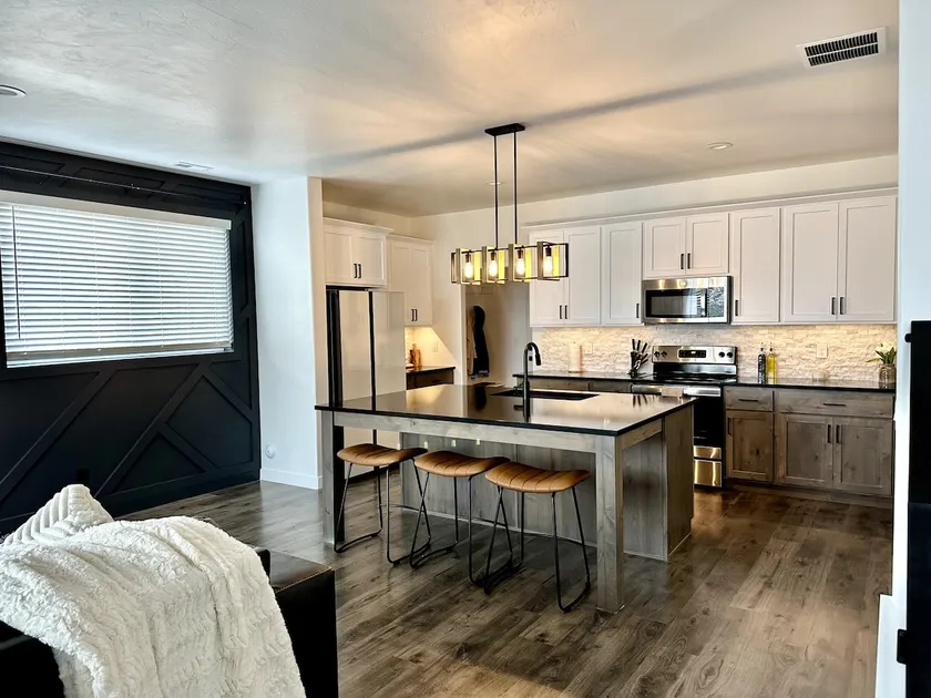 Mountain VIEW Townhome - Image 1