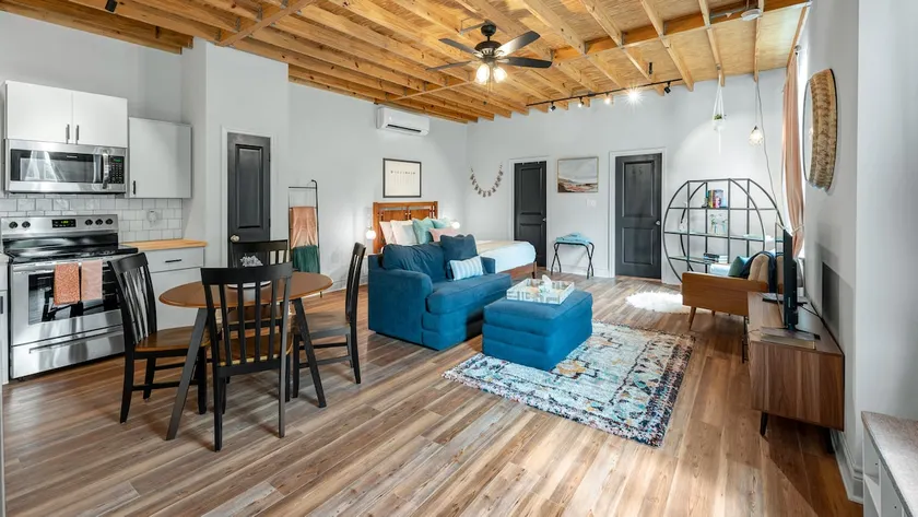 Charming & Spacious Hideaway by Downtown Bryan - Image 1