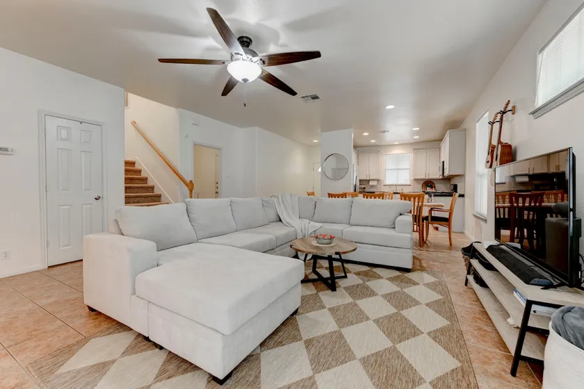Spacious 3BR | WFH Office + Strong Wi-Fi + Lux Bed - Image 1