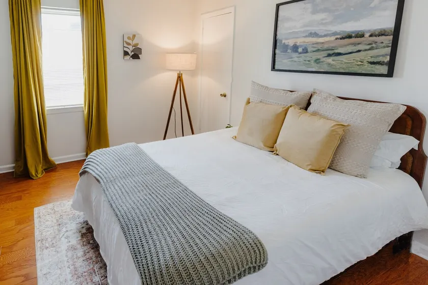 Centrally Located 2BR Overton Square Unit 2 Fast WiFi Free Parking Yes Pets - Image 1