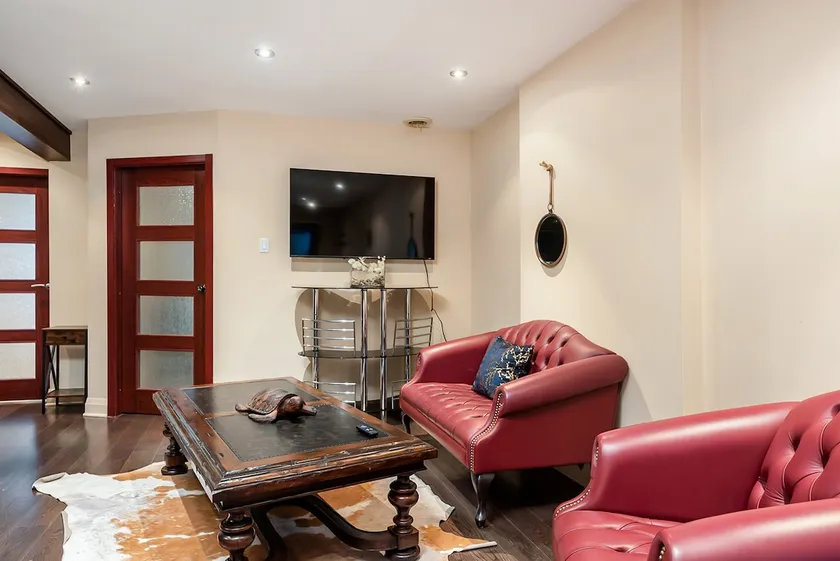 House with Chic, Nice Area, Everything is New - Image 1