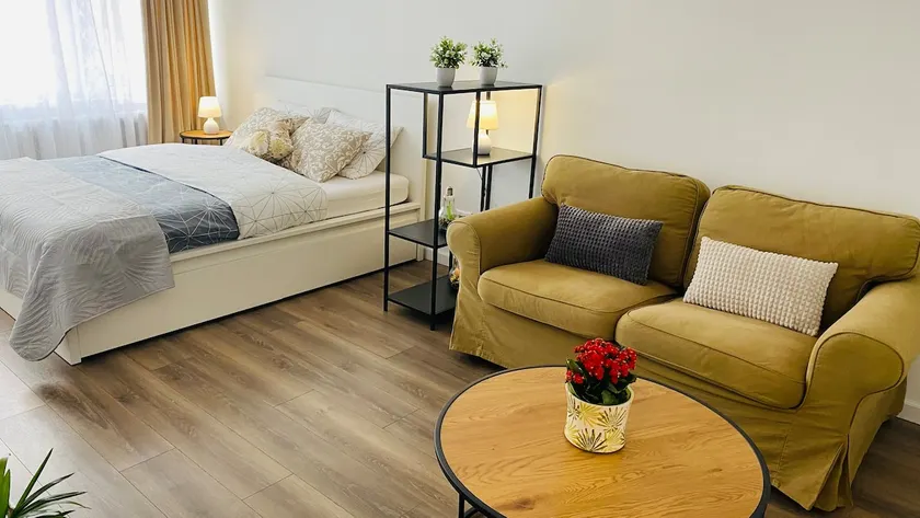 Church Hill Apartment - Image 1