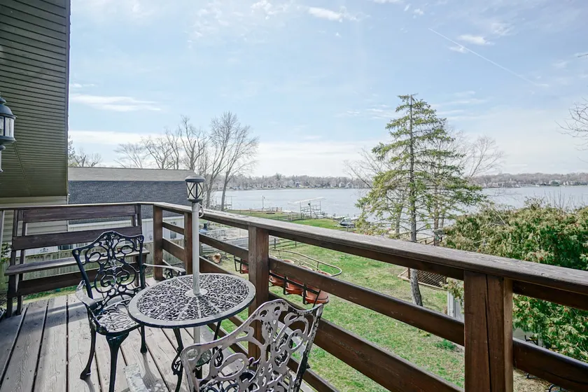 Dual Lake Houses on Mineola Bay - Image 1