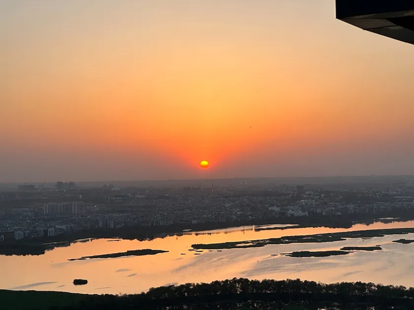 SkyLine.Step Into Luxury at 37 floor - Image 1