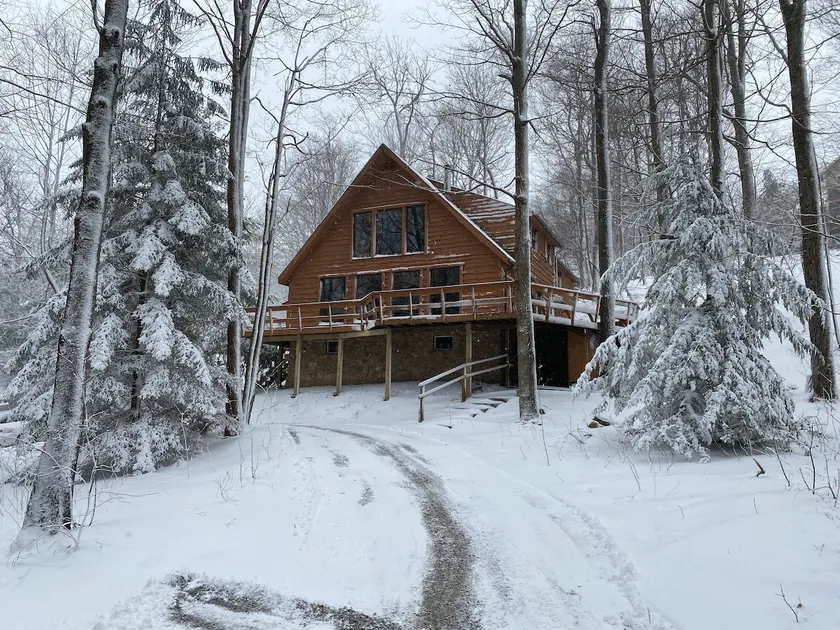 The Imperial Ski Chalet at Hidden Valley Resort - Image 1