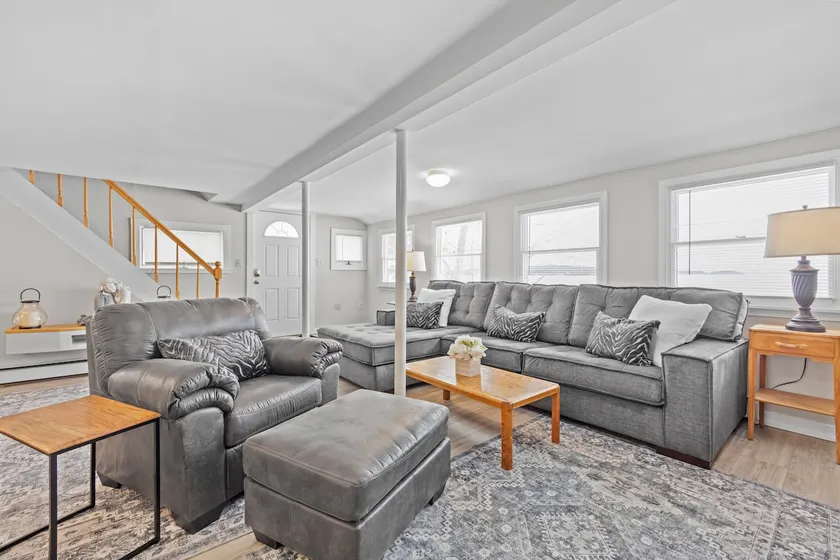 Colchester Lake Getaway! - Image 1