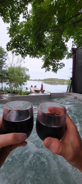 Lakeside Hot Tub Abbeyhill~perfect for 2-4 people - Image 1