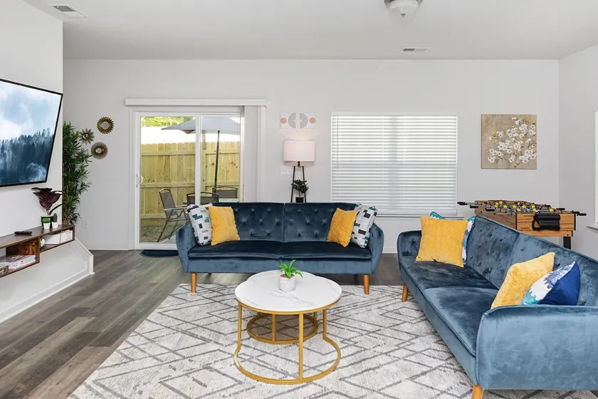 Fresh & Comfy Near Uptown with HotTub & Private Yard - Image 1