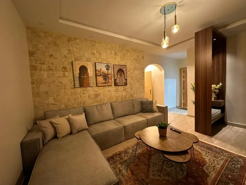 Charming 2 Bedroom Apartment - Image 1