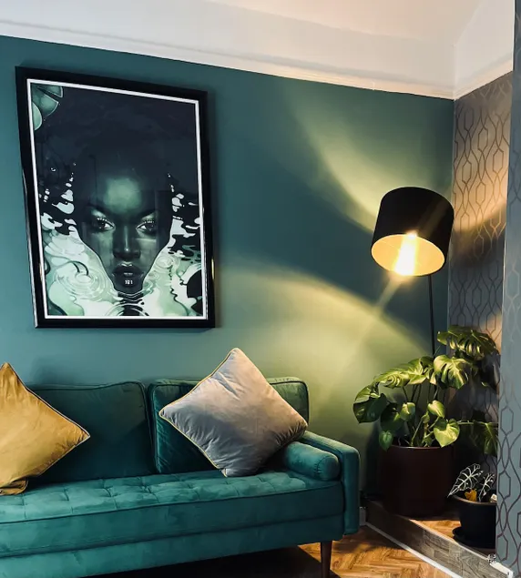 Four Heaton's Cozy Corner - Image 1