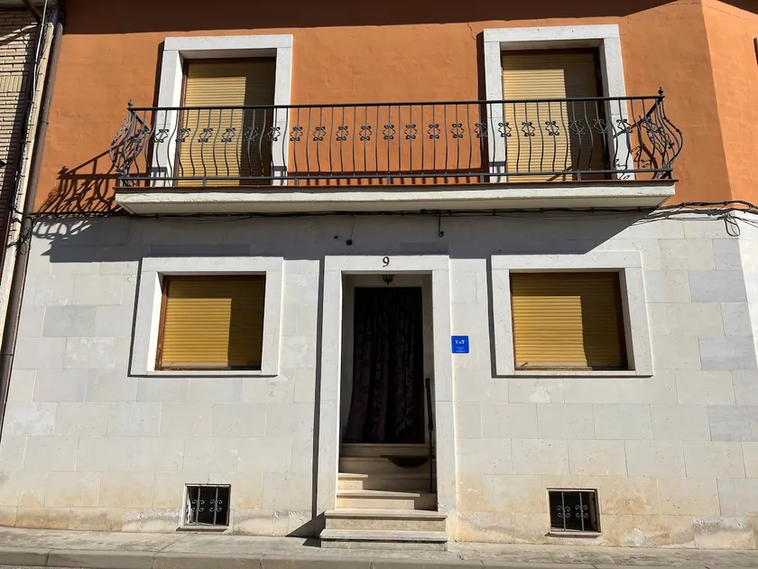 The hustle and bustle of Pesquera de Duero - Image 1