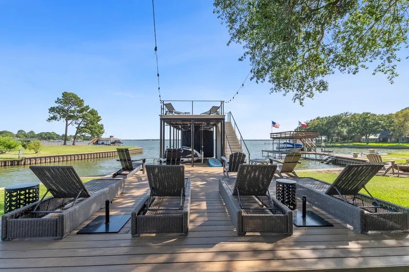 Blue Cove Cottage with Two-Story Dock - Image 1