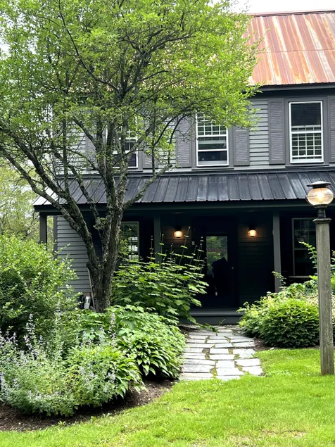 Cozy Condo Getaway - Image 1