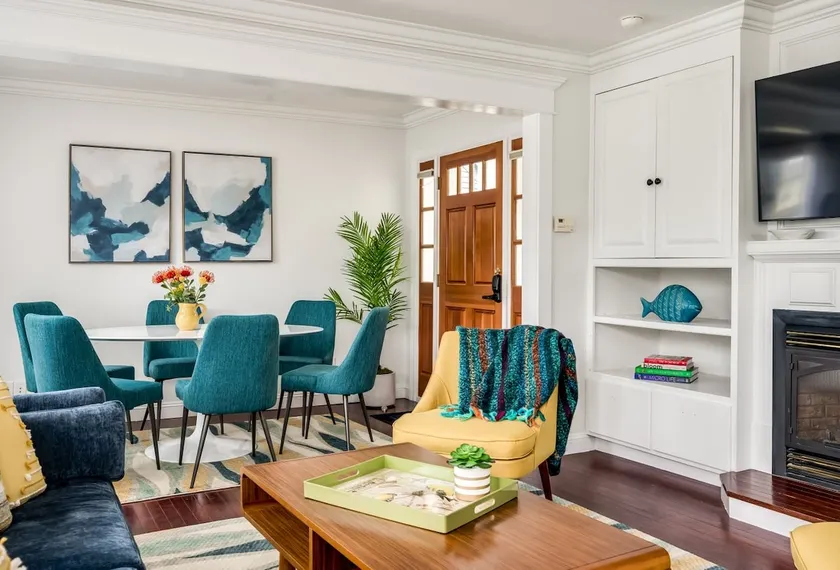 Large two bedroom suite - Image 1