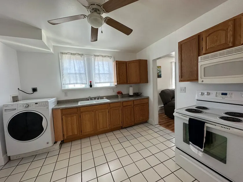 Entire cozy unit - Image 1